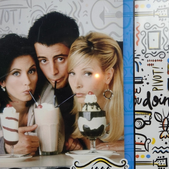 Top Trumps Friends TV Show Milkshake 1000 Piece Puzzle New - Picture 2 of 8